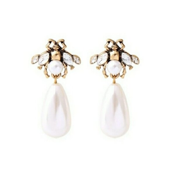 Jewelry - New Gold Pearl Bee Drop Earrings.